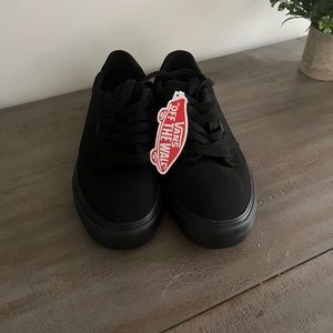 All Black Vans - Men’s size 7.5 (Deluxe Comfort)